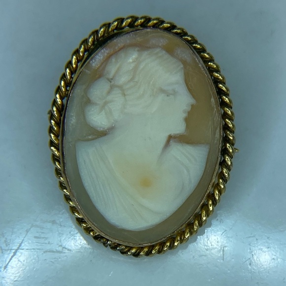 Vintage Antique Carved Shell Cameo Brooch Pin 10k GOLD Filled Jeweler tested - Picture 6 of 17